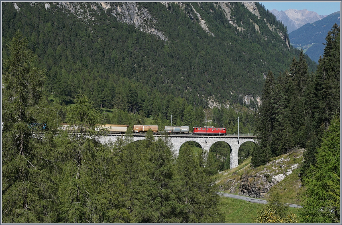 A RhB Ge 6/6 II with a Cargo Train on the way to Chur between Preda and Bergün. 

14.09.2016