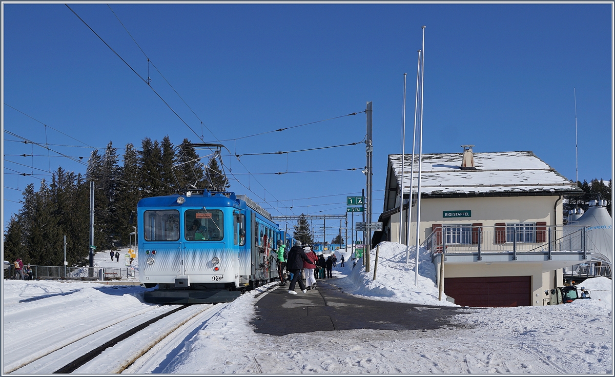 A Rigi Bahn local train by his stop in Rigi Staffelhöhe.

24.02.2018