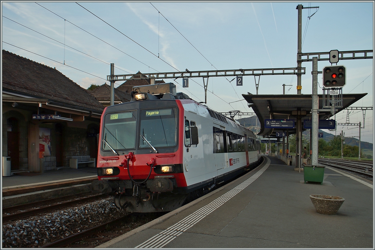A SBB Domino RBDe 560 to Payerne in Palézieux.
06.08.2015