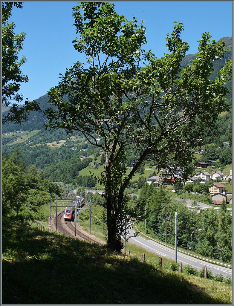 A SBB ICN on the way to Lugano by Rodi Fiesso.
24.06.2015