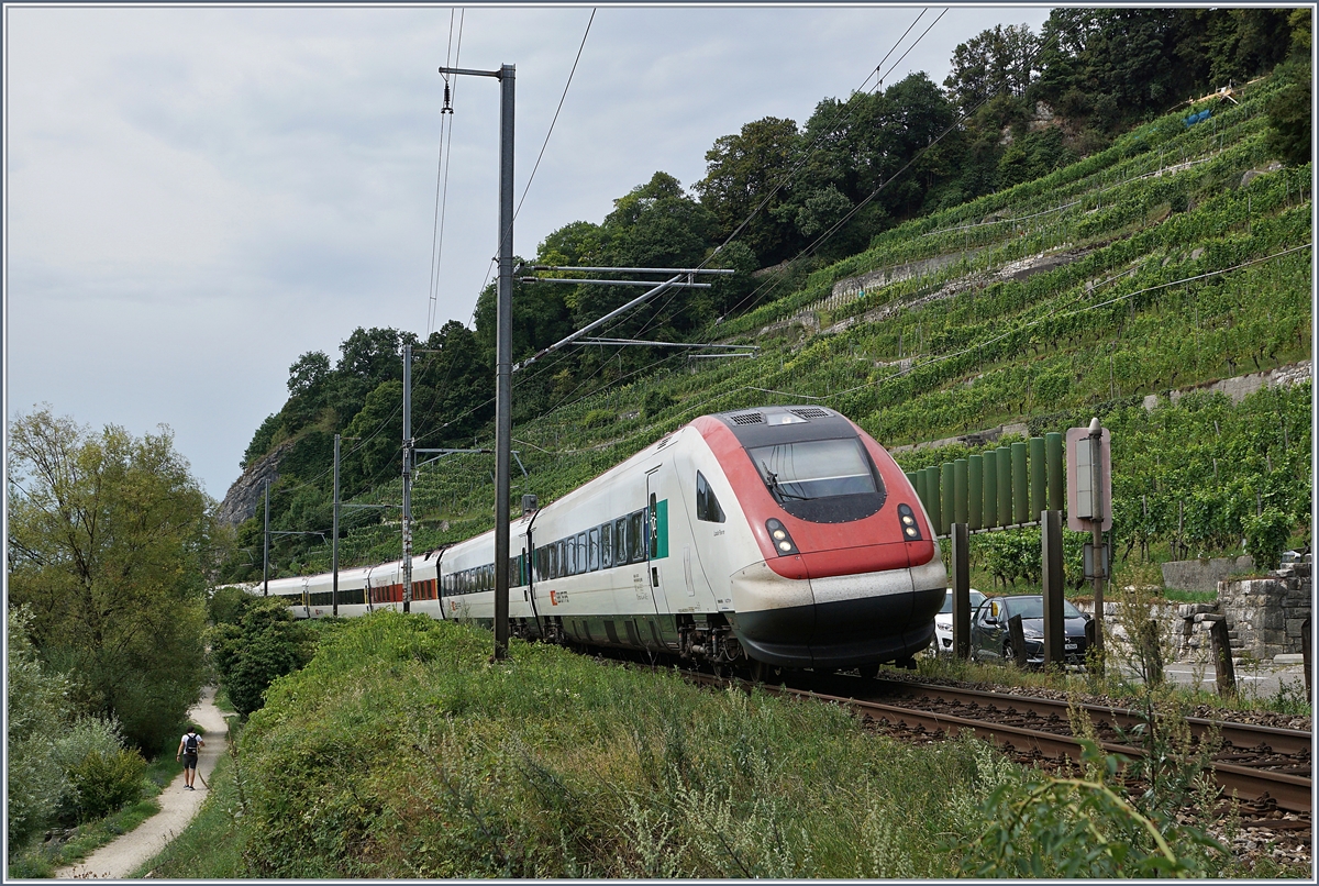 A SBB ICN on thw way to Biel/Bienne by Twann.
31.07.2017