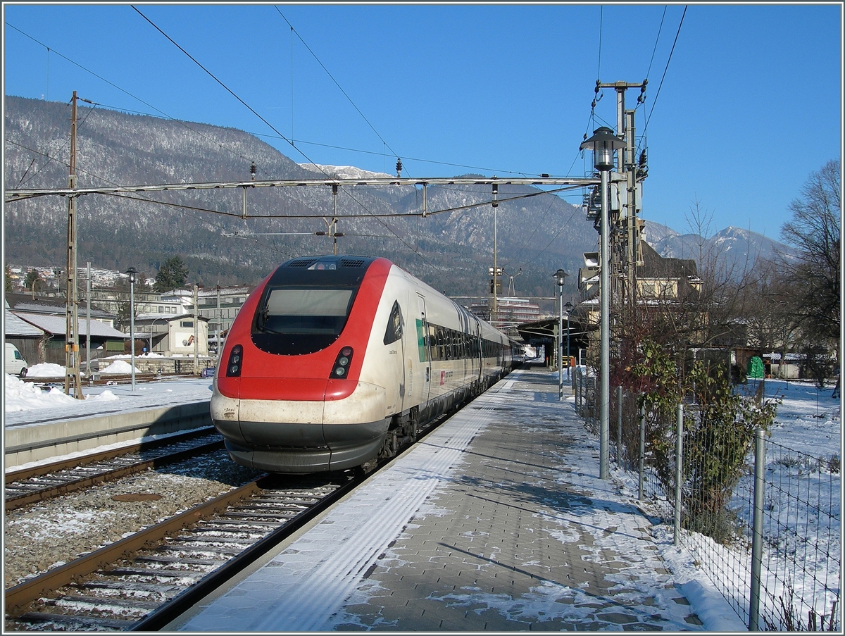 A SBB RABe 500 (ICN) by his stop in Grenchen Nord.

26.12.2010