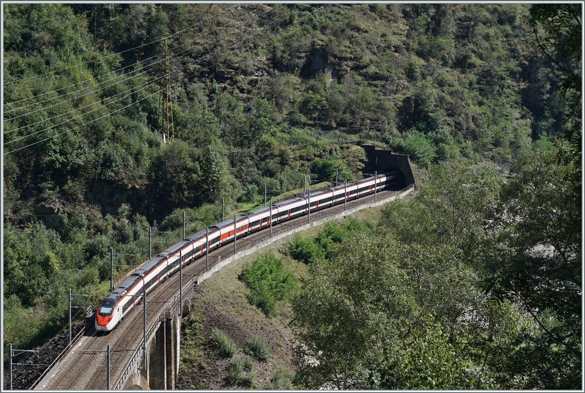A SBB RABe 501  Giruno  on the way to Lugano near Faido. This is the IC2 IC 10667 Service from Basel to Lugano. 

04.09.2023
