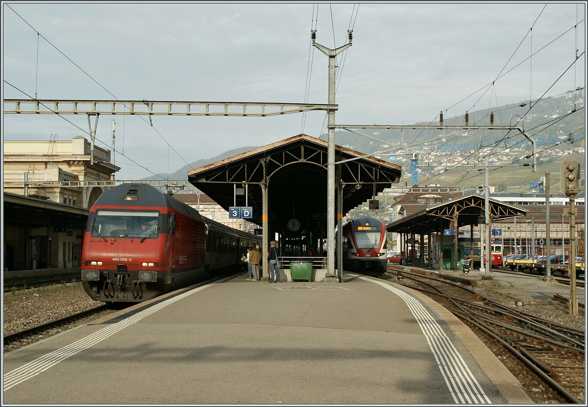 A SBB Re 460 with an IR to Brig by his stop in Vevey. 

25.10.2013

