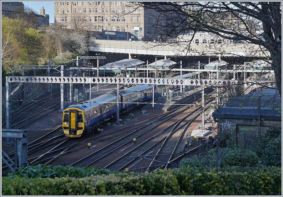 A Scot Rail Class 158 in Edinburh Waverley Station. 21.04.2018