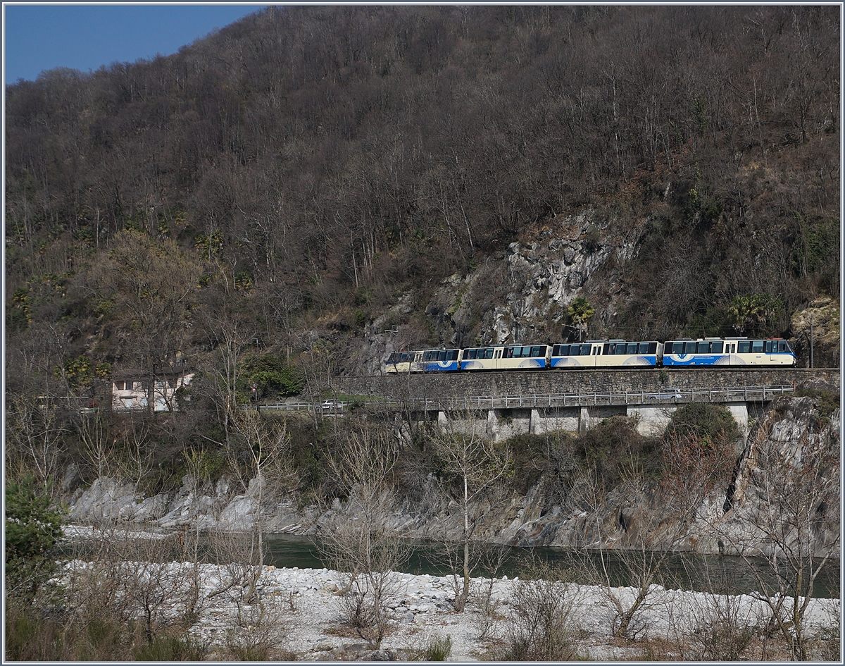 A SSIF Treno Panoramico near Ponte Prolla.
16.03.2017