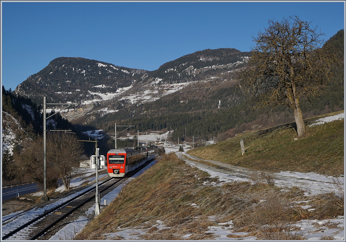 A TMR local service on the way from Martingy to Le Châble near Le Châble.

09.02.2020