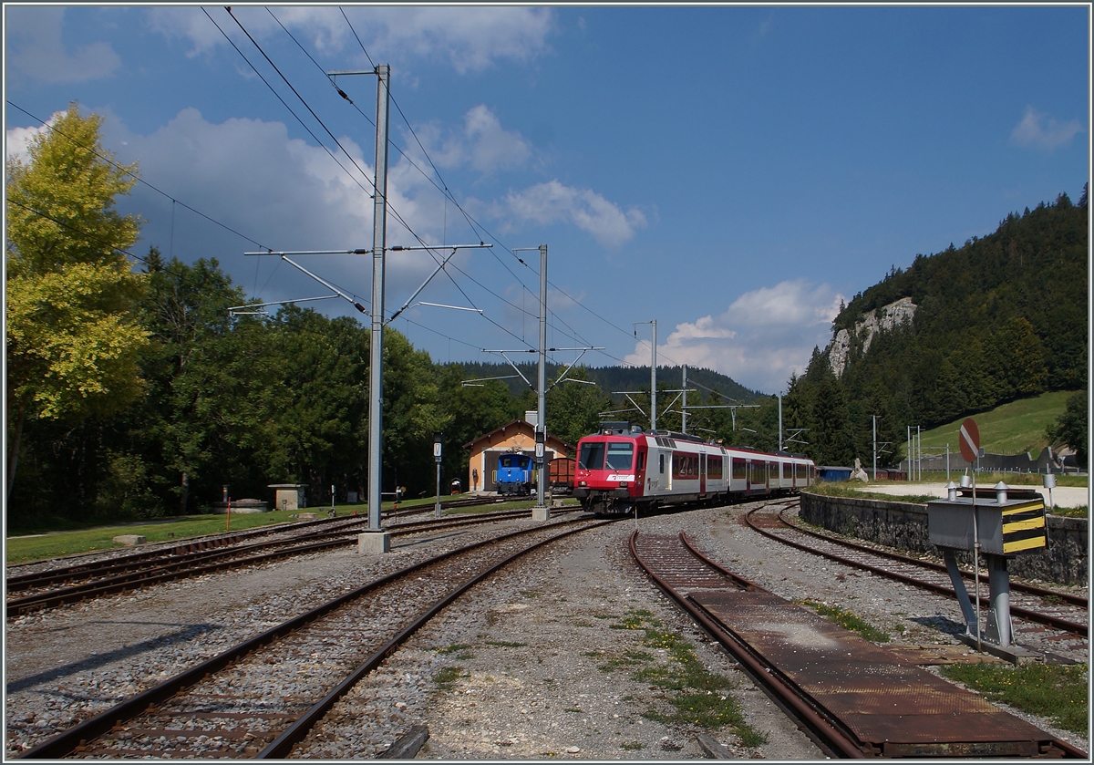 A Travy local Train is arriving at Le Pont.
05.09.2015