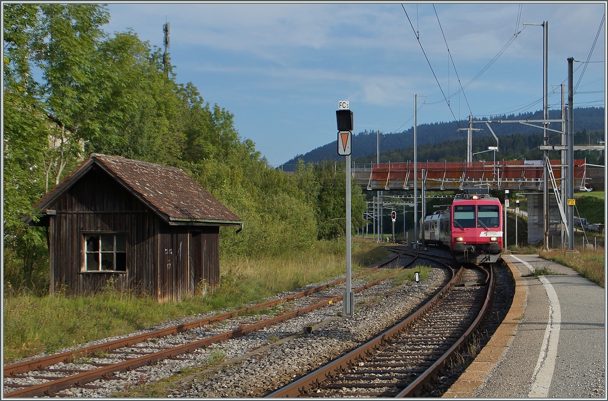A Travy (PBr) local train is arriving at Le Day.
05.09.2014