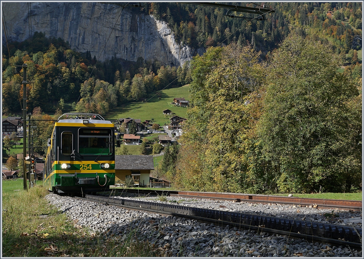 A WAB local train from Lauterbrunnen to the Kleine schiede ober Lauterbrunnen.

16.10.2018