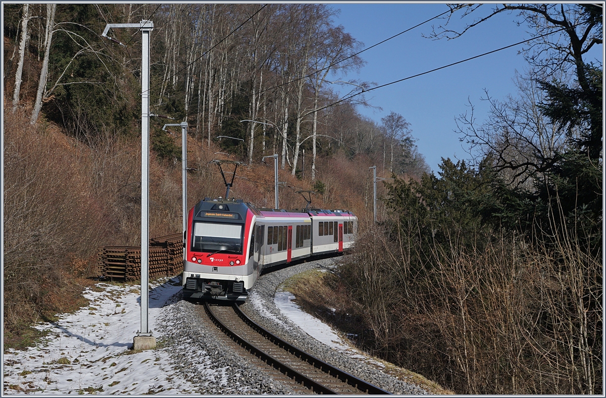A YSteC TRAVYS local train by Six Fontaines.
14.02.2017