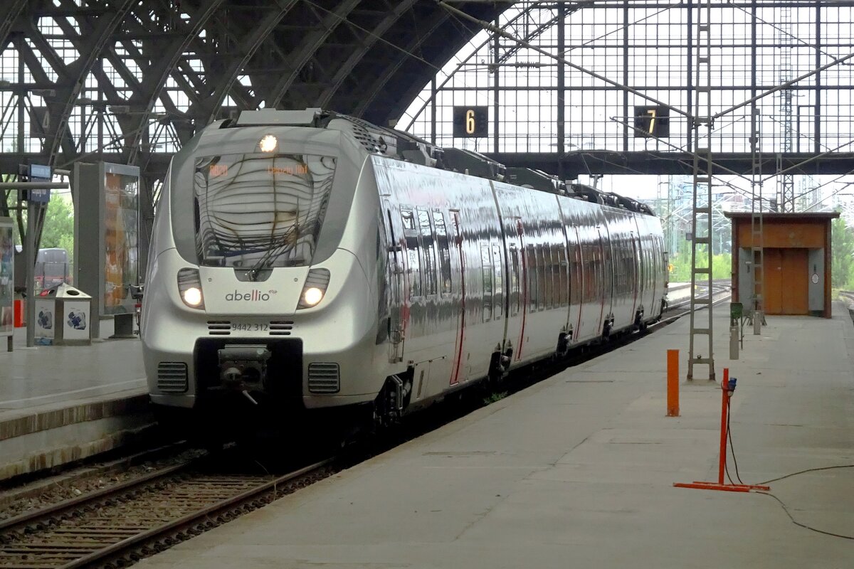 Abelio 9442 312 stands at Leipzig Hbf on 20 June 2022.