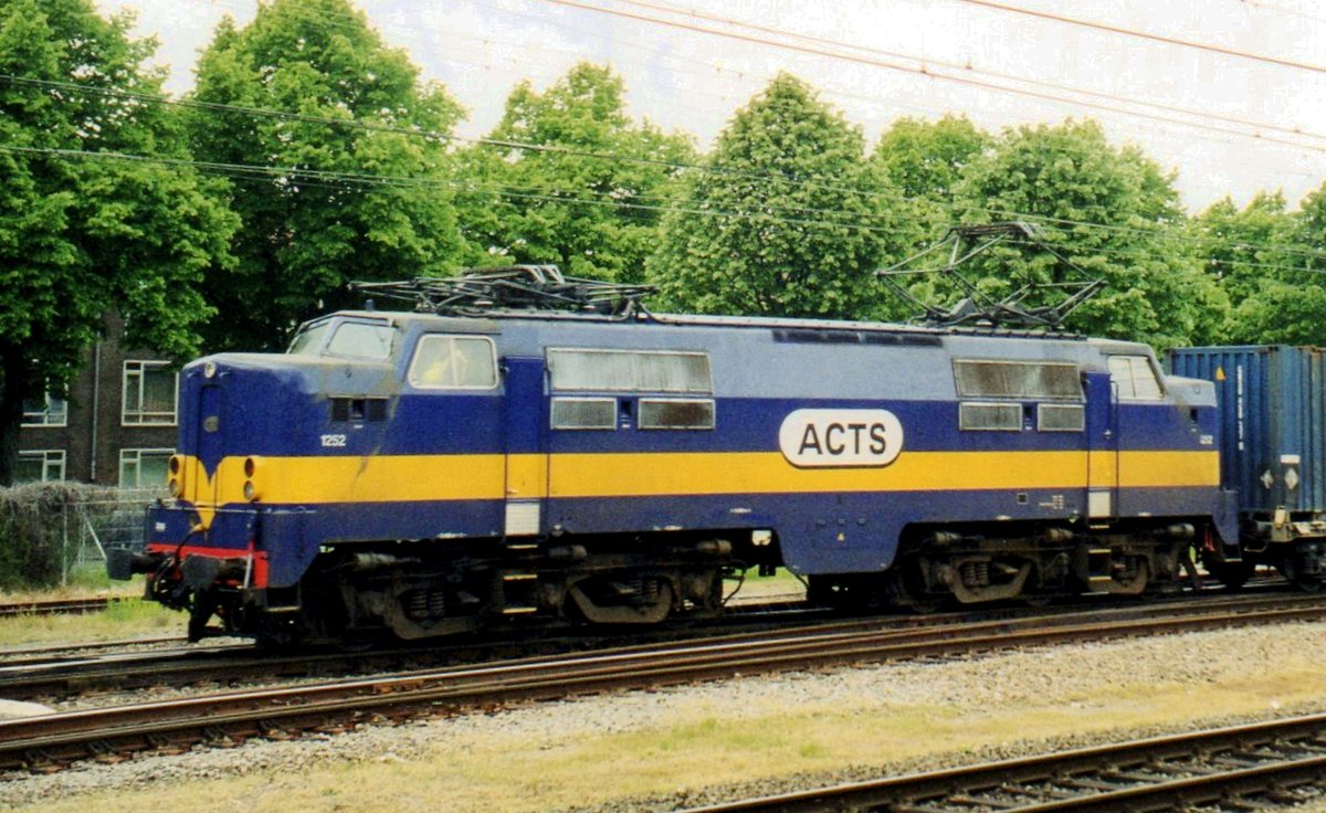 ACTS 1252 passes through 's-Hertogenbosch on 18 October 2005.