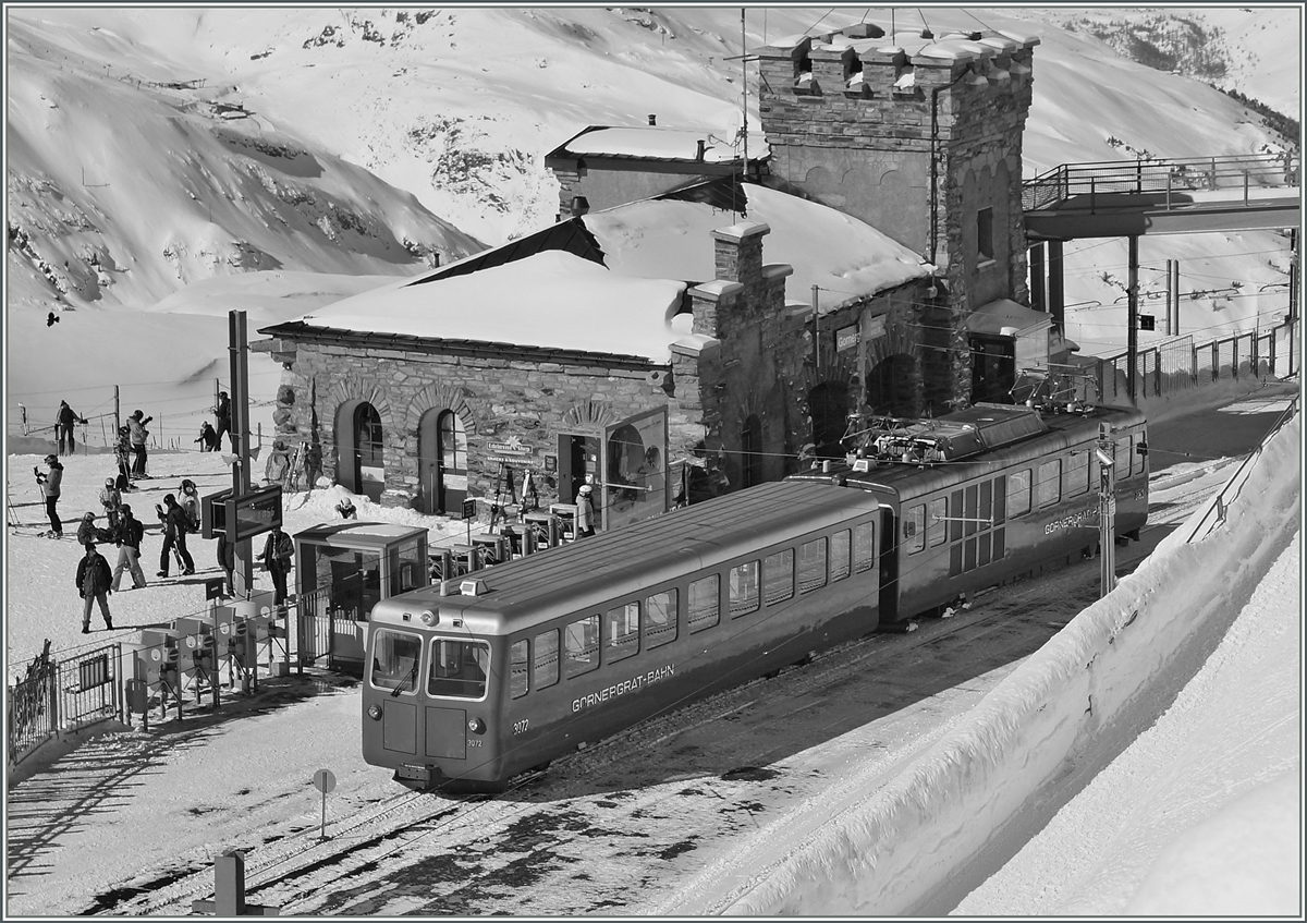 An older GGB train on the Gornergrat Summit Station.
27.02.2014