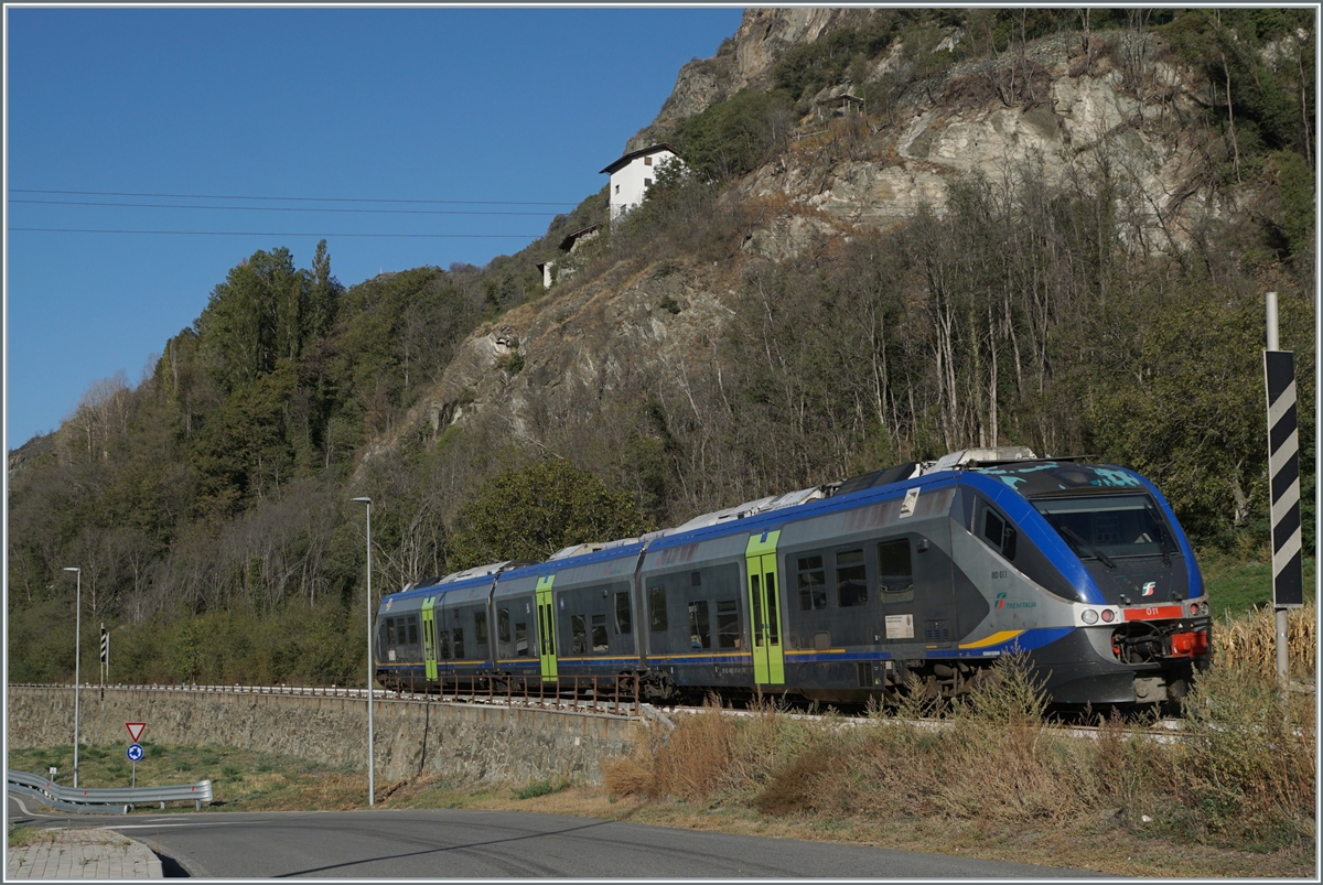 At the small town of Parleaz in the Aosta Valley I meet the FS Traniatlia Minuetto MD Aln 501 011 on its journey from Ivrea to Aosta.

October 11, 2023