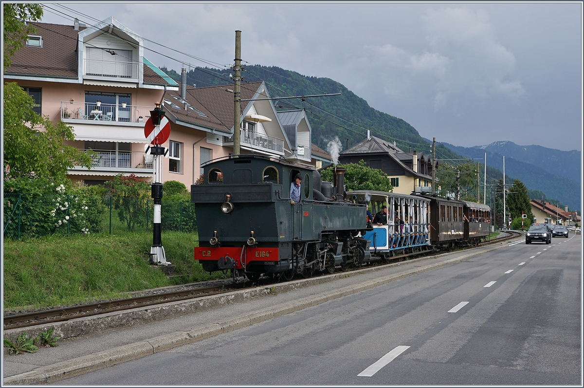 Blonay-Chamby Mega Steam festival 2018: The CP E 164 is arriving at Blonay.
20.05.2018