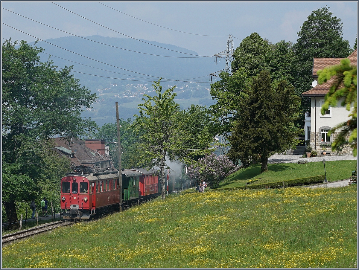 Blonay Chamby Mega Steam Festival: The RhB ABe 4/4 N° 35 in Chaulin on the way to Blonay. 19.05.2018