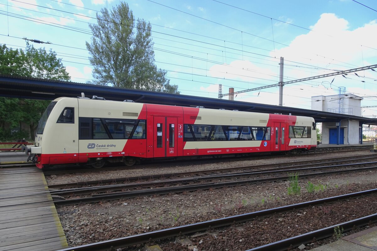 CD 841 202 still carries the colours of her former owner Hollenzollerische Landesbahn at Decin hl.n. on 10 June 2022.