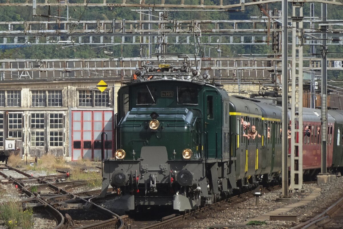 Crocodile 14305 enters OLten on 17 September with the first of two extra trains to Sissach on 17 September 2023.