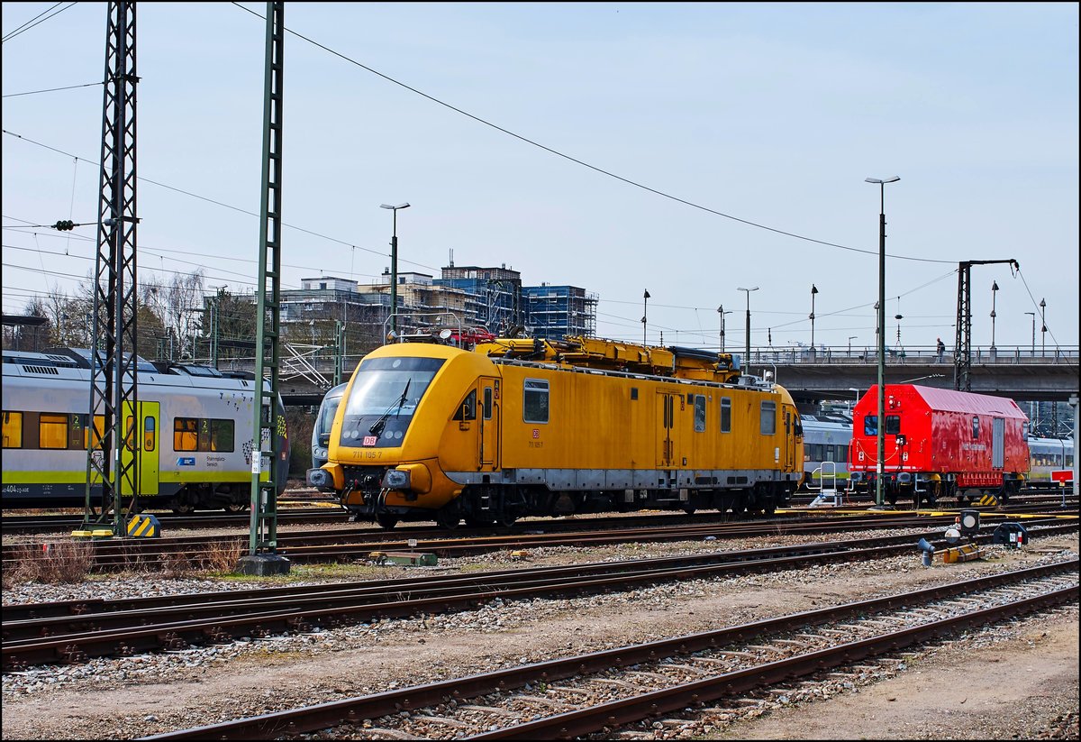 DB 711 105-7 Lifting platform maintenance vehicle for overhead power lines in Regensburg on 3.4 2016