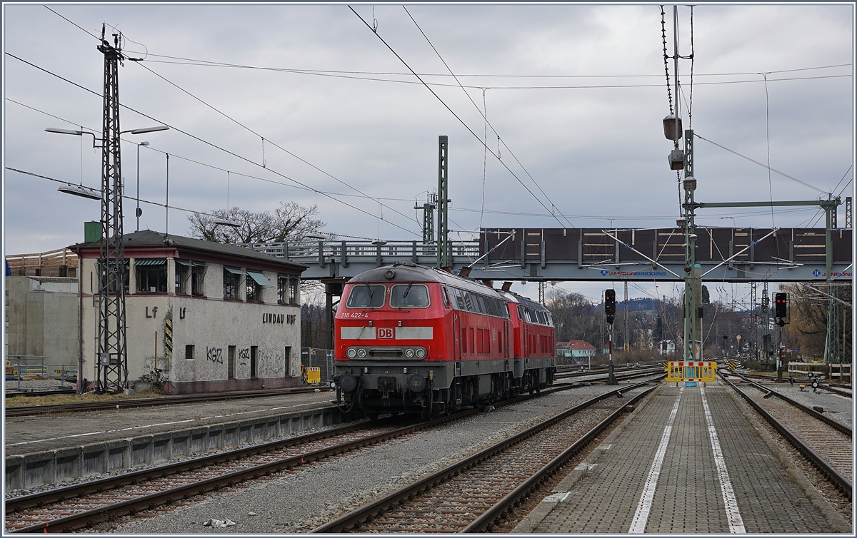 DB V 218 403-4 and 422-4 in Lindau.
16.03.2018 