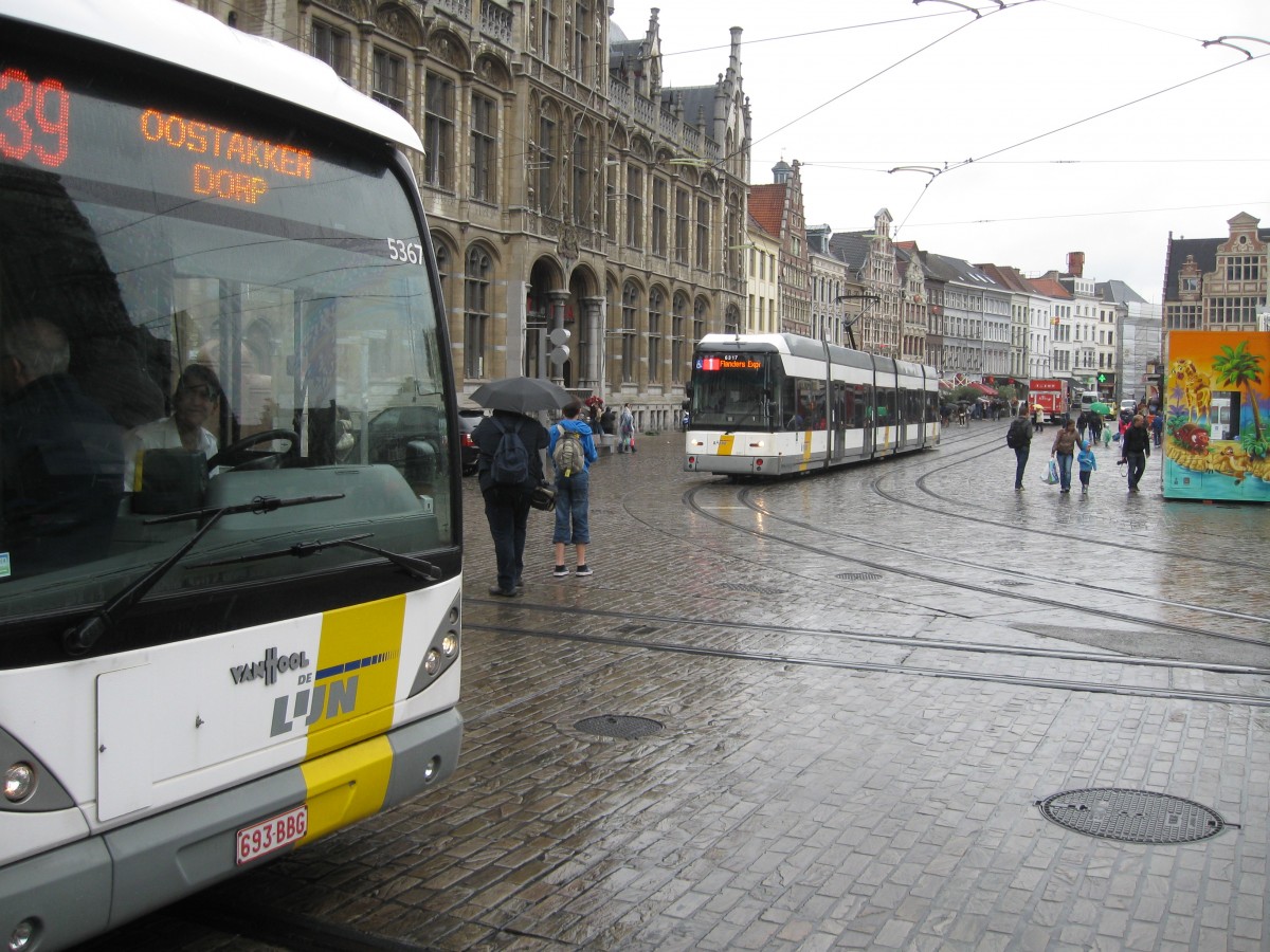 De Lijn Ghent Car 6317 and De Lijn Bus 5367 near St Nicolas' church, 25/08/2014.