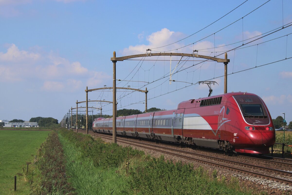 Due to a succession of three overlapping current failures at Rotterdam centraal, Thalys services had to be diverted via Hulten on 23 August 2023, an ignomany that 4342 had to undergo whilst passing Hulten that day.