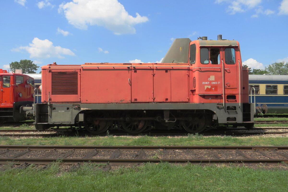 During the Diesel Days at the Heizhaus Strasshof, former ÖBB shunter 2067.090 enjoys the Sun and the visitors on 21 May 2023.