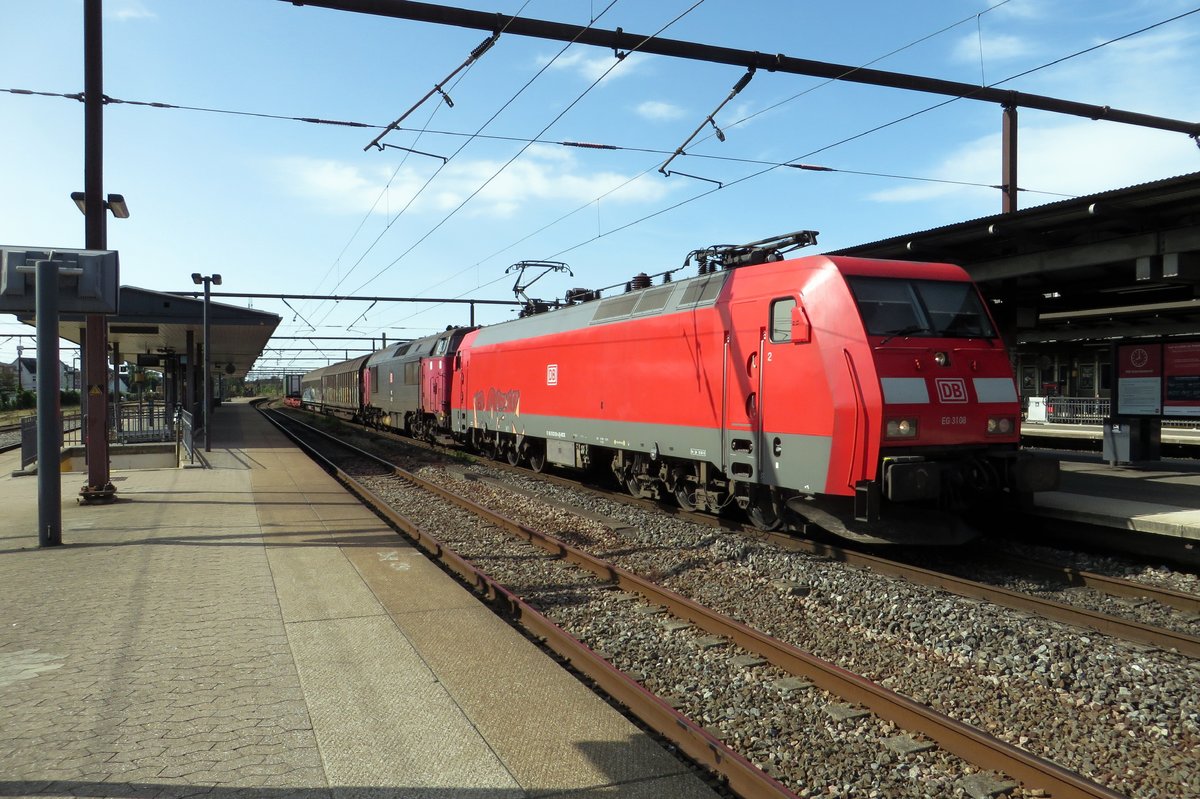 EG 3108 hauls a mixed freight through Roskilde on 17 September 2020. Second loco is an MZ dead in tow.