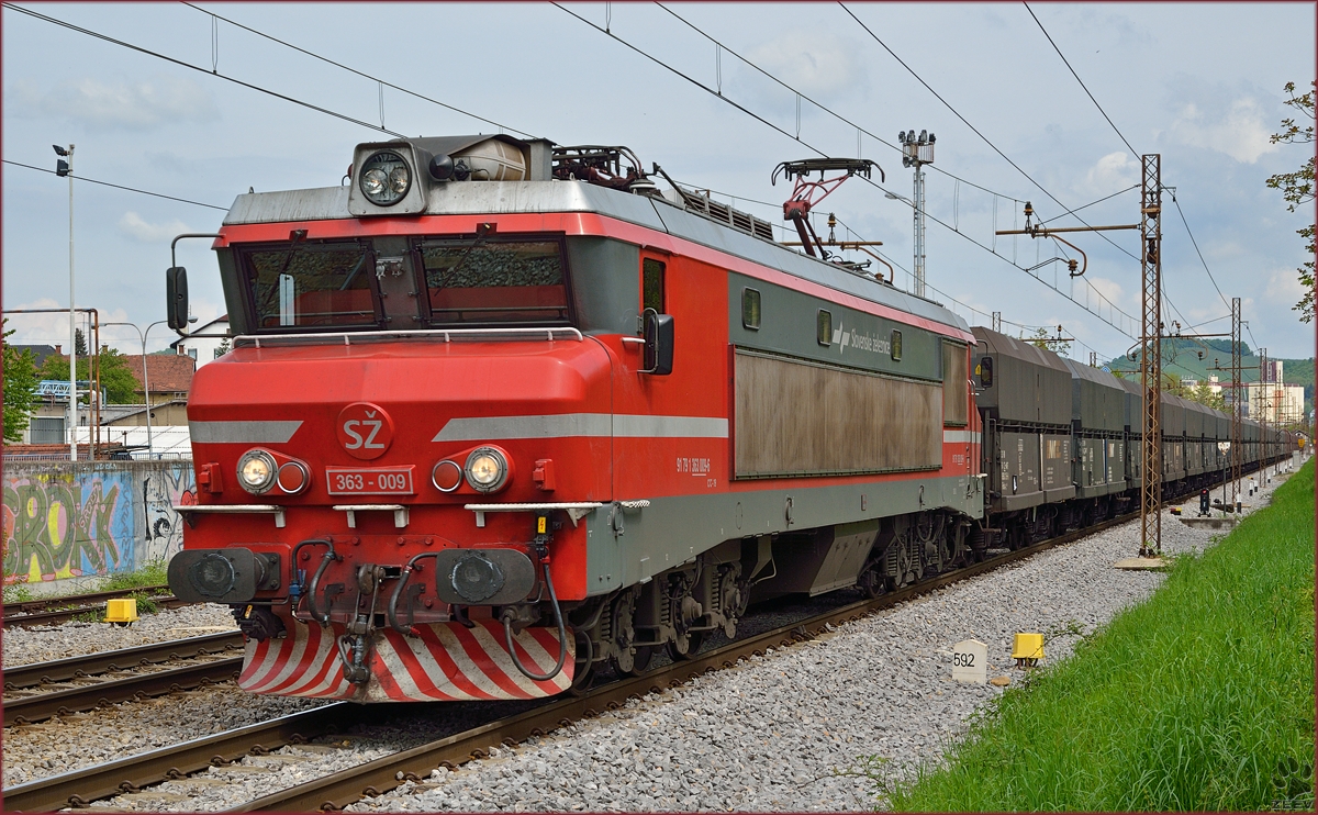 Electric loc 363-009 pull freight train through Maribor-Tabor on the way to Koper port. /23.4.2014