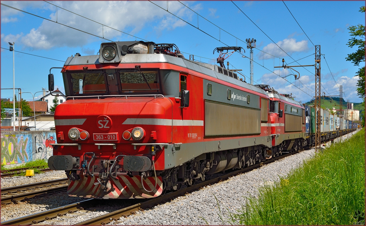 Electric loc 363-010 pull container train through Matibor-Tabor on the way to Koper port. /12.5.2014