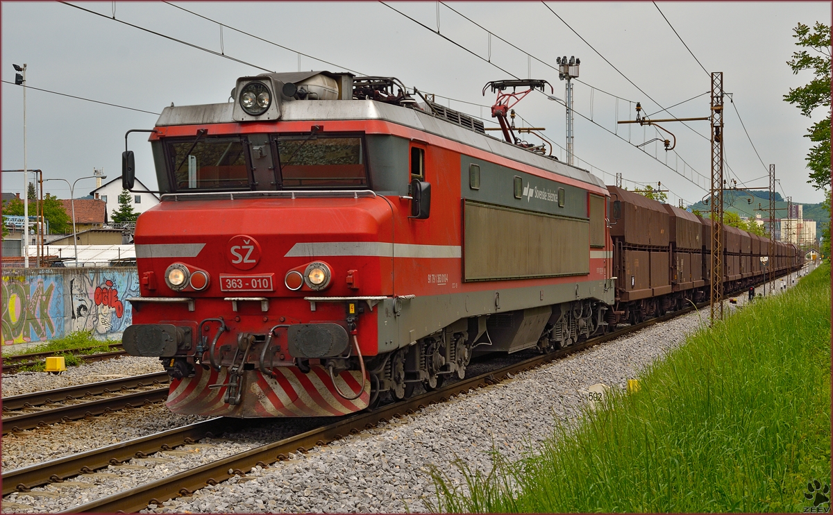 Electric loc 363-010 pull freight train through Maribor-Tabor on the way to Koper Port. /7.5.2014