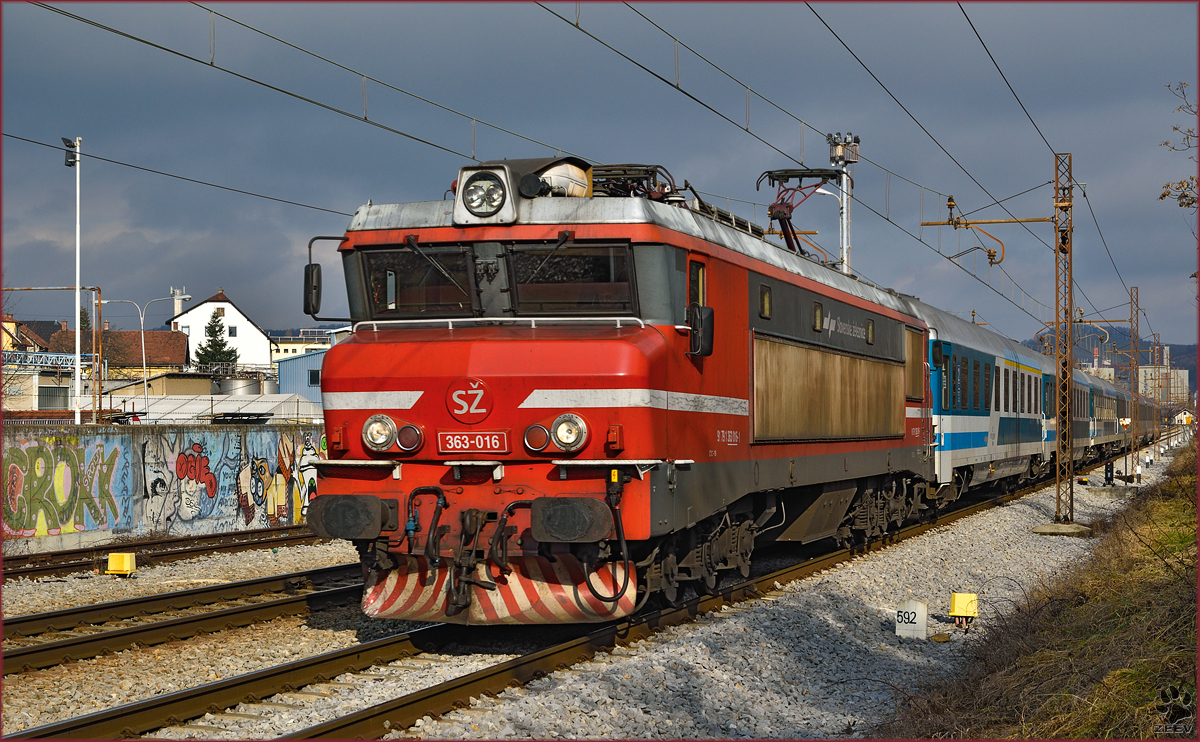 Electric loc 363-016 pull EC151 'Emona' through Maribor-Tabor on the way to Ljubljana. /19.1.2015