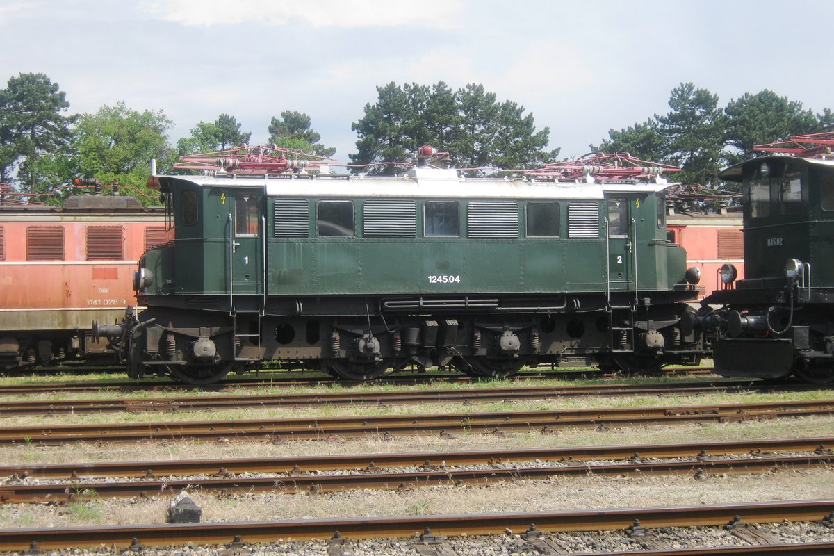 Ex-BBÖ 1245.04 stands in the Heizhaus Strasshof on 28 May 2012.