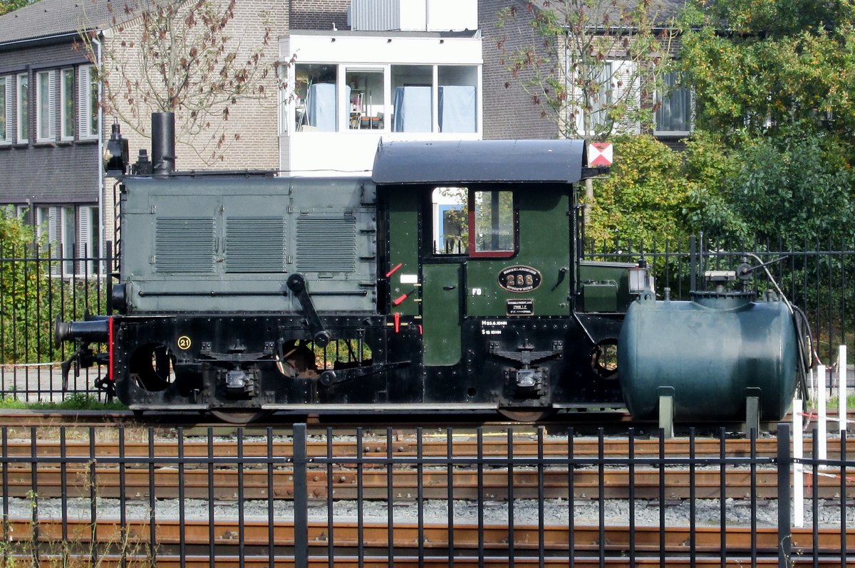 Former NS 288 stands on 25 October 2015 at Hoorn with the SHM.