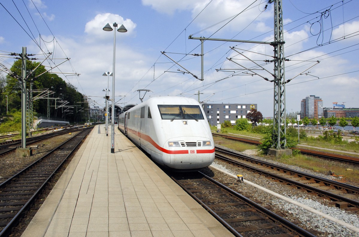 ICE 1 (401) at Kiel Central Station.

Date: 22. May 2015.