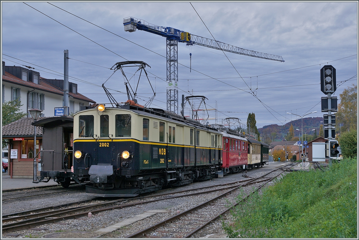 LA DER 2020 by the Blonay-Chamby: The Blonay-Chamby MOB FZe 6/6 N° 2002 and the RhB ABe 4/4 I N° 35 with the Riviera Belle Epoque Express in Blonay. 

25.10.2020
