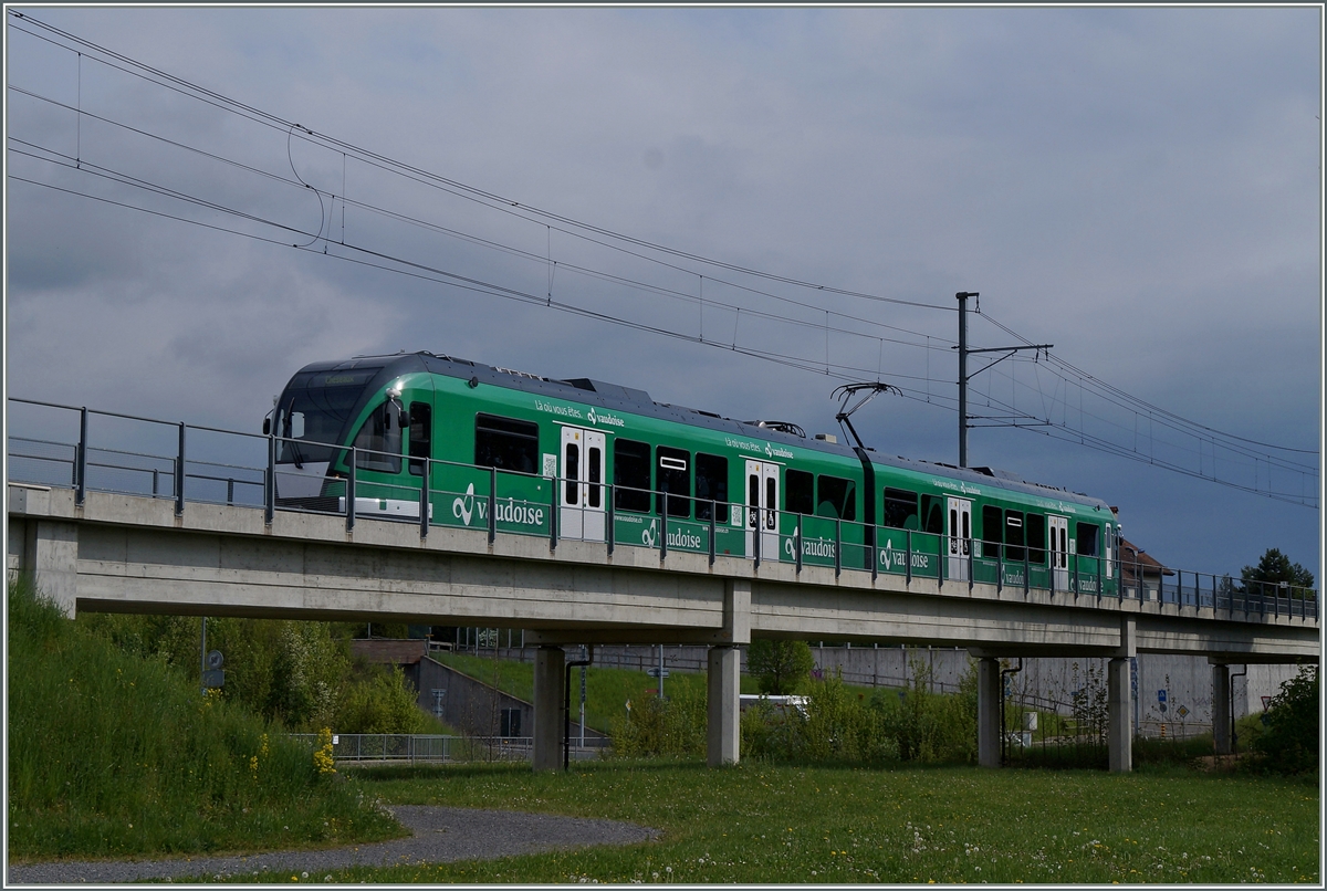 LEB local train by Cheseaux.
25.04.2014