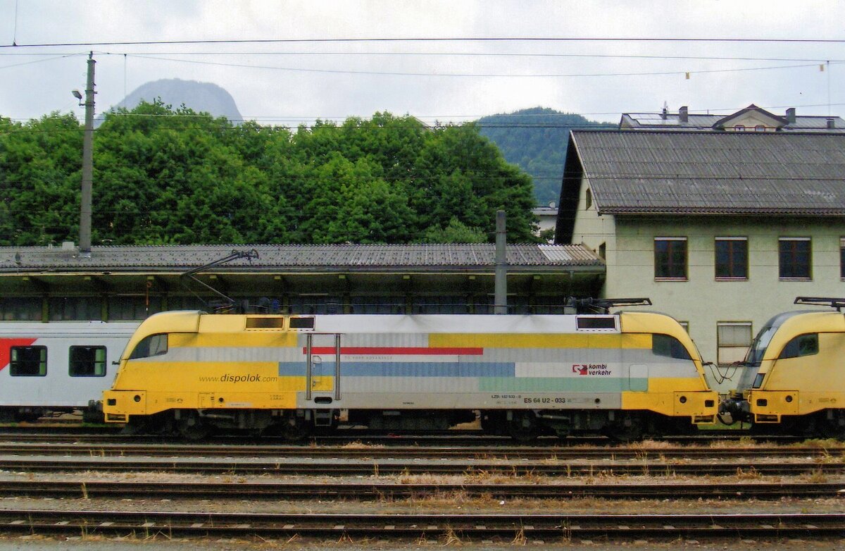 Lokomotion/KombiVerkehr U2-033 stands at Kufstein on 29 May 2008.
