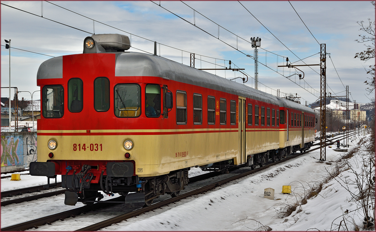 Multiple units 814-031 run through Maribor-Tabor on the way to Ormož. /10.2.2015