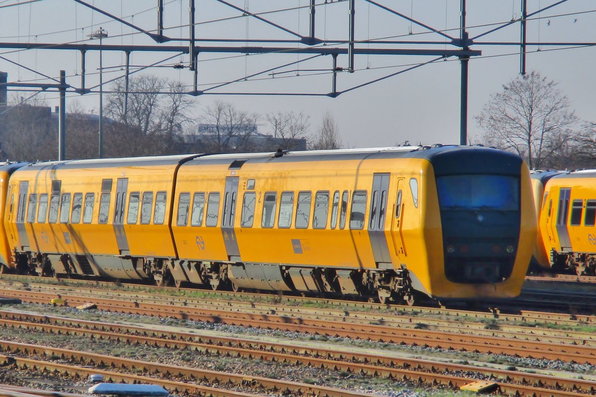 NS 3422 stands at Nijmegen on 5 July 2018.
