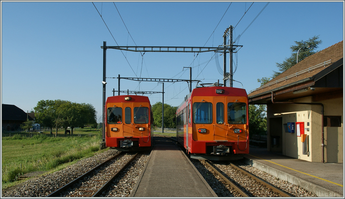 NStcM Local Trains to La Cure (on the left) and Nyon (on the rigth).
28.08.2013