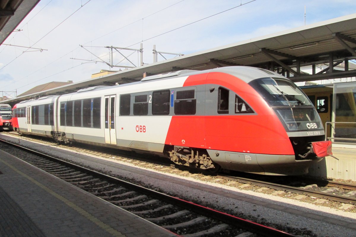 ÖBB 5022 039 stands on 31 May 2015 in Wiener Neustadt.