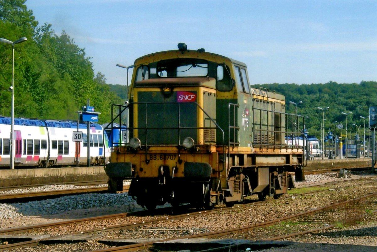 Old liveried 63707 stands in Longueville on 19 September 2010.