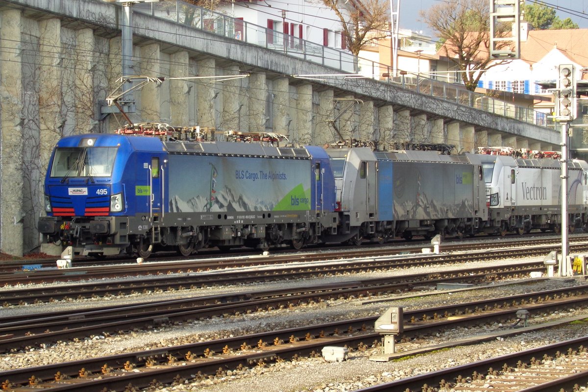 On 1 January 2019 BLS 193 495 heads a loco train while resting at Spiez.  Since the Swiss notation for the Multi-System Vectron (in Germany 193) is Class 475, I put this in Class 475.