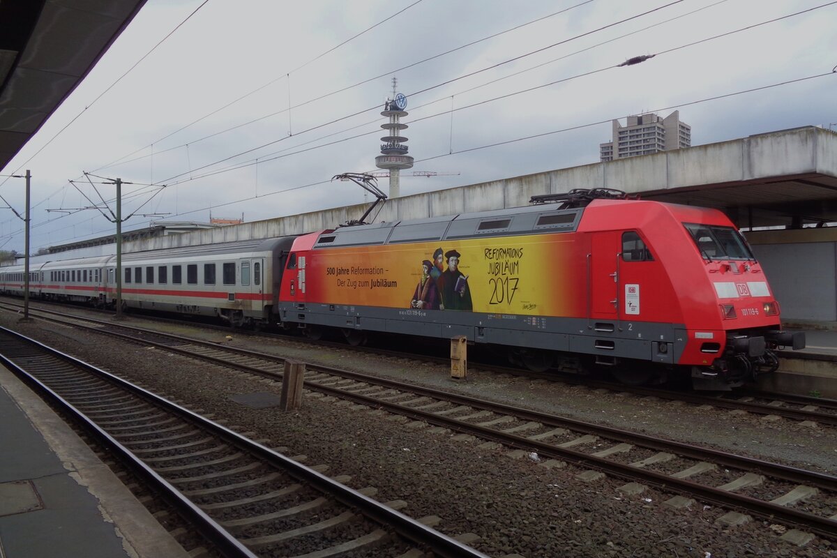 On 10 April 2017 DB 101 119 commemorates the 500th birth day of the Reformation at Hannover Hbf. 