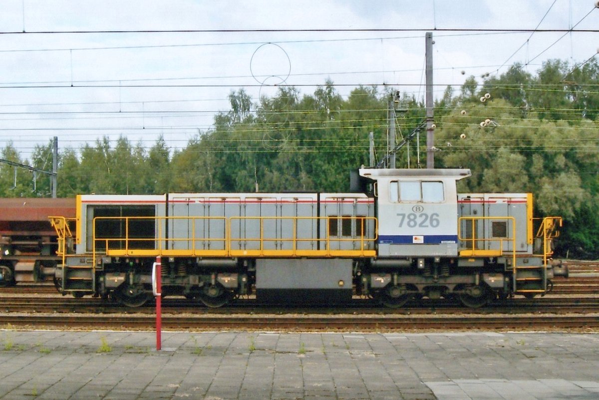 On 12 September 2009 SNCB 7826 stands at Mons.
