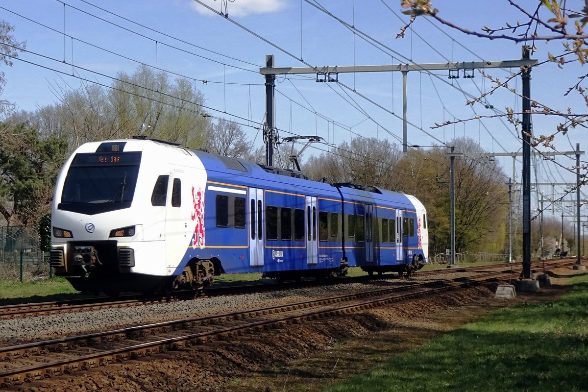 On 16 April 2021 Arriva 464 speeds through Wijchen.
