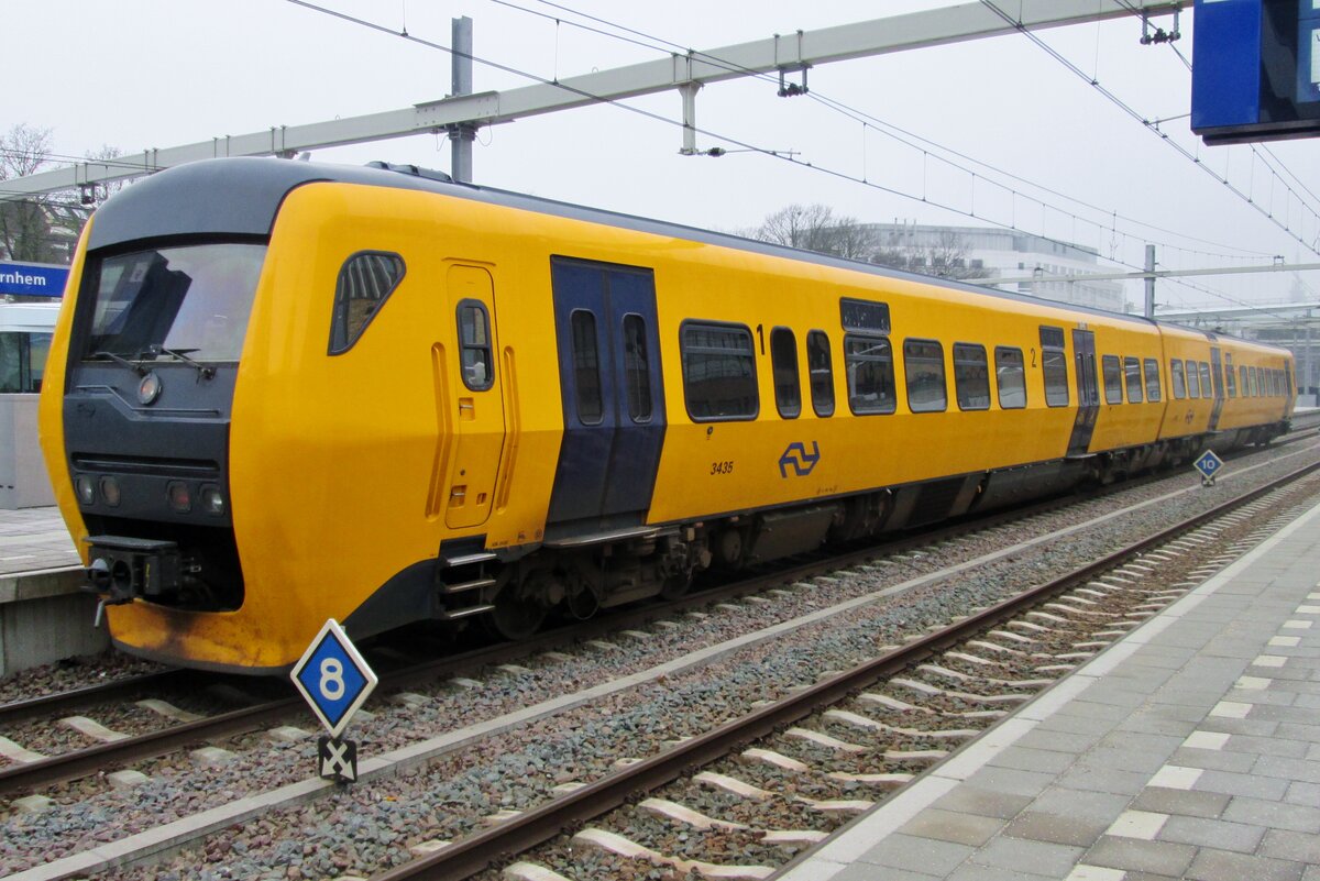On 19 January 2015 NS 3435 quits Arnhem. Five years later, Class 3400 DM'90 were sidelined for good, although a Polisg company plans to deploy several of these DMUs in Poland.