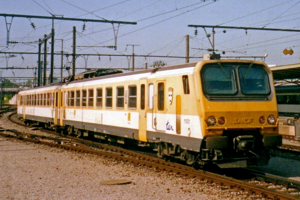On 20 May 2004 SNCF 11501 enters Luxembourg Gare.
